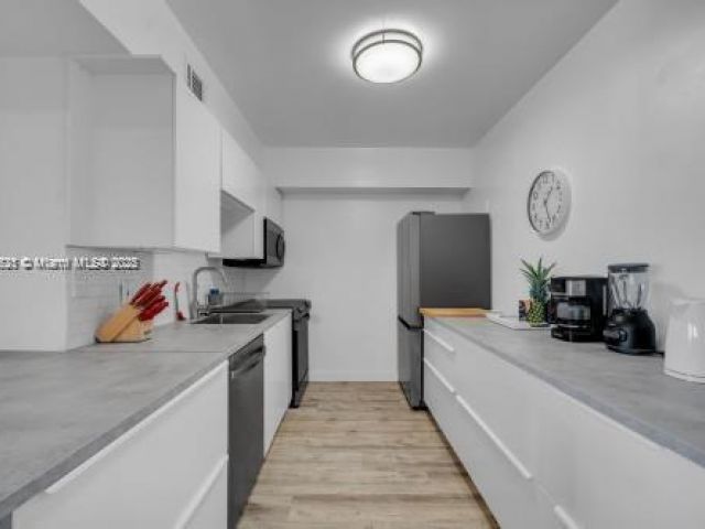 Apartment for rent  Unit #6K - photo 6190694