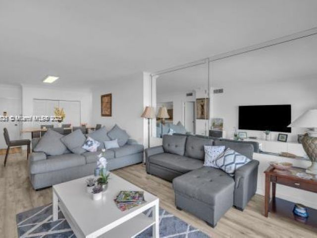 Apartment for rent  Unit #6K - photo 6190695