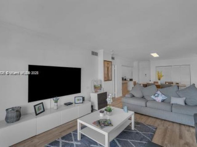 Apartment for rent  Unit #6K - photo 6190696