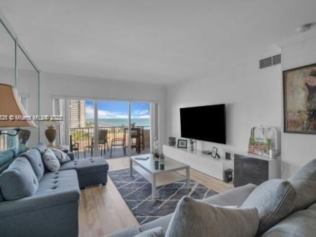 Apartment for rent  Unit #6K - photo 6190698