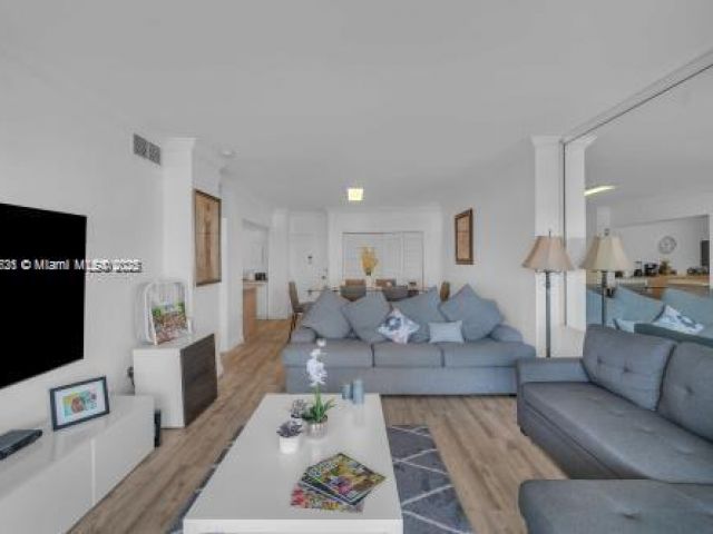 Apartment for rent  Unit #6K - photo 6190700