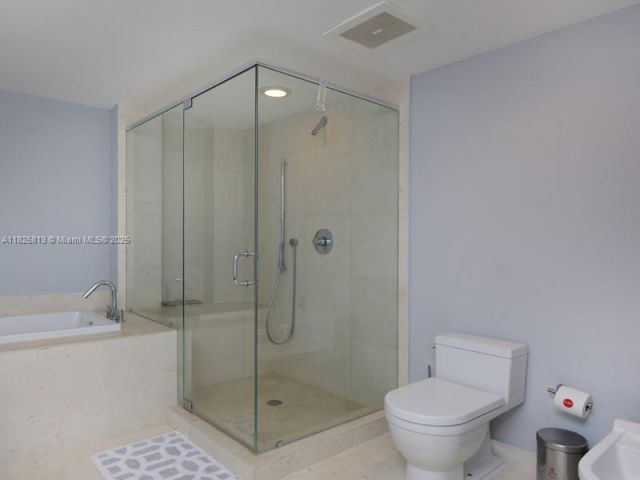 Apartment for sale  Unit #4205 - photo 6202948