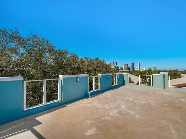 Home for sale at 824 SE 12 ct 1 - photo 6191651