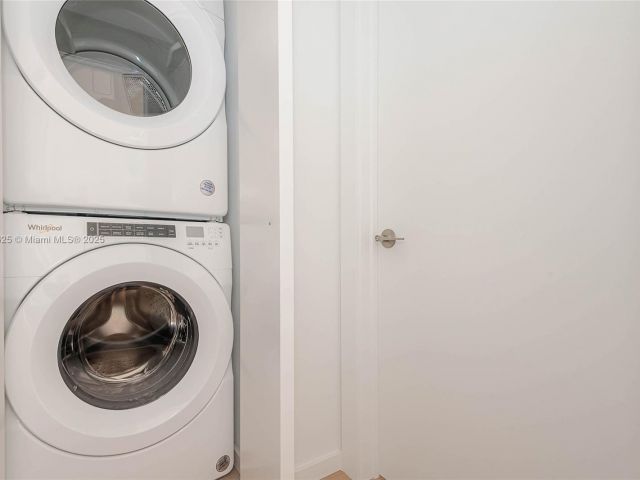 Home for sale at 824 SE 12 ct 1 - photo 6191652