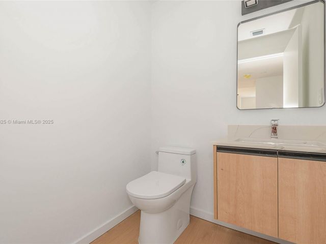 Home for sale at 824 SE 12 ct 1 - photo 6191655