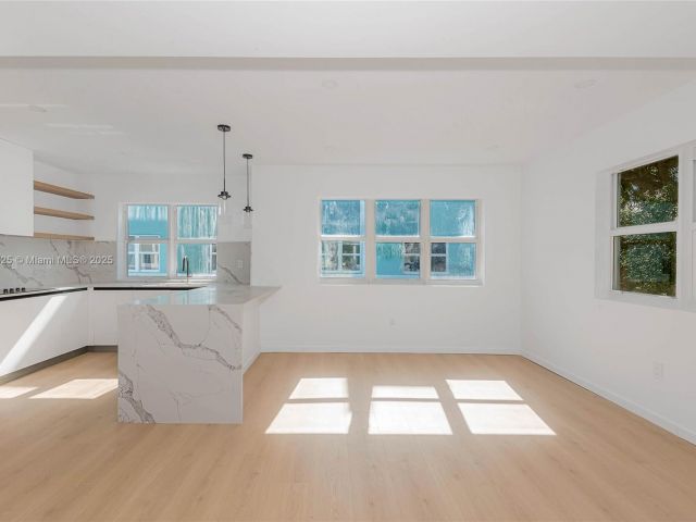 Home for sale at 824 SE 12 ct 1 - photo 6191659