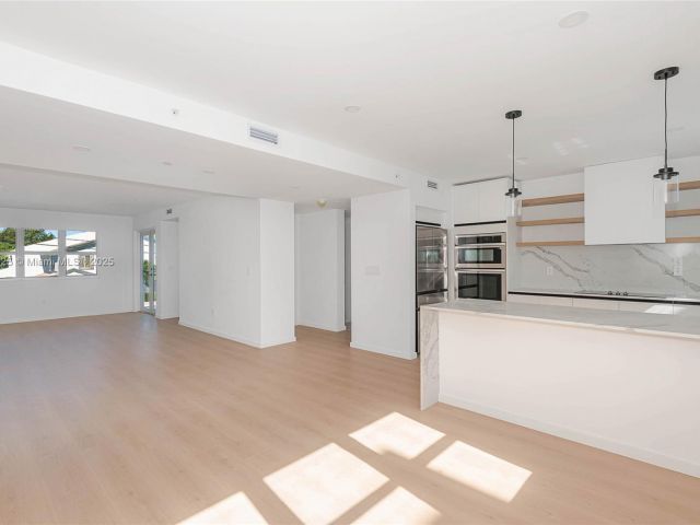 Home for sale at 824 SE 12 ct 1 - photo 6191660