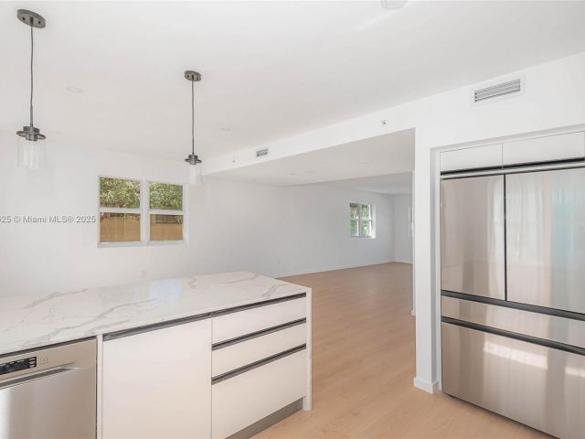 Home for sale at 824 SE 12 ct 1 - photo 6191662