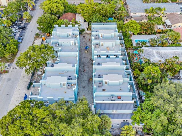 Home for sale at 824 SE 12 ct 1 - photo 6191667