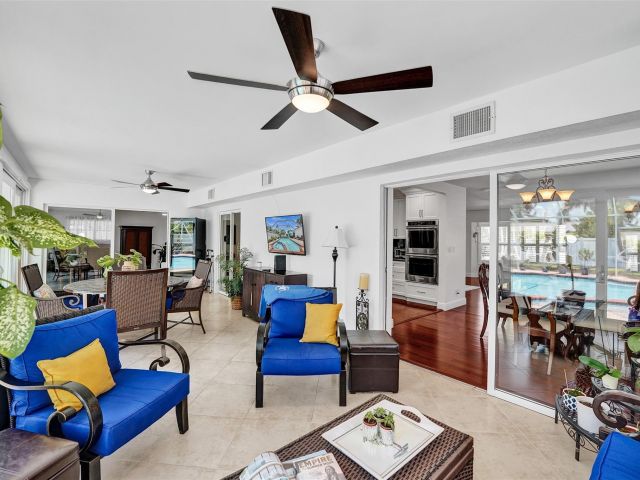 Home for sale at 4711 Bayview Dr - photo 6191472