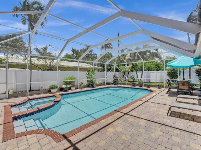 Home for sale at 4711 Bayview Dr - photo 6191477