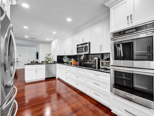 Home for sale at 4711 Bayview Dr - photo 6191483