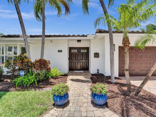 Home for sale at 4711 Bayview Dr - photo 6191487