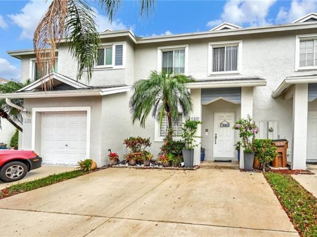 Home for rent at 1432 SW 47 Ave 1432 - photo 6192179