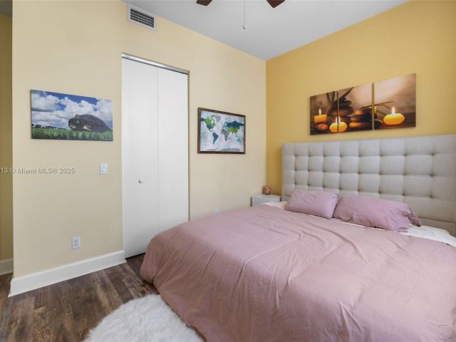 Home for sale at 721 SE 12th Ct 4 - photo 6192357