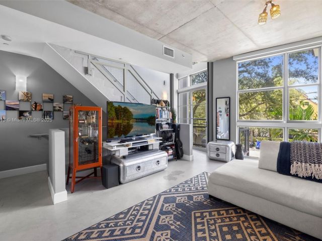 Home for sale at 721 SE 12th Ct 4 - photo 6192363