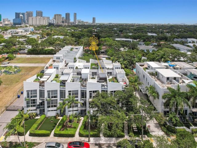 Home for sale at 721 SE 12th Ct 4 - photo 6192368