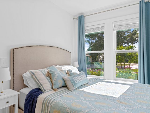 Home for sale at 826 SE 4th Avenue - photo 6214472