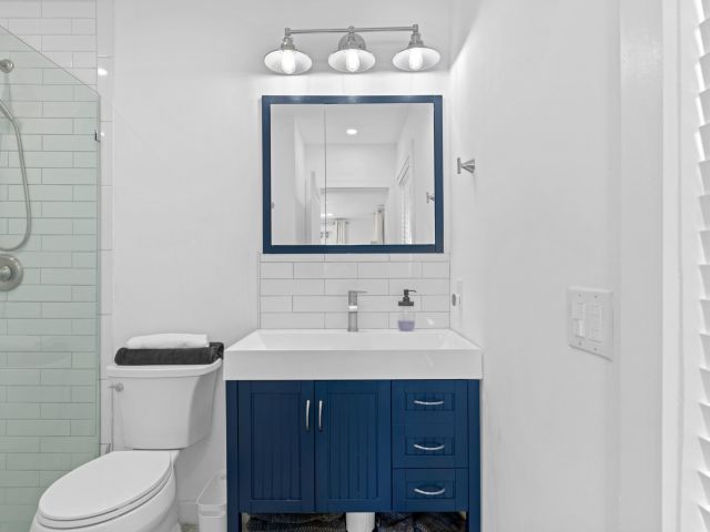 Home for sale at 826 SE 4th Avenue - photo 6214473