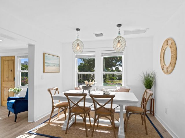 Home for sale at 826 SE 4th Avenue - photo 6214484