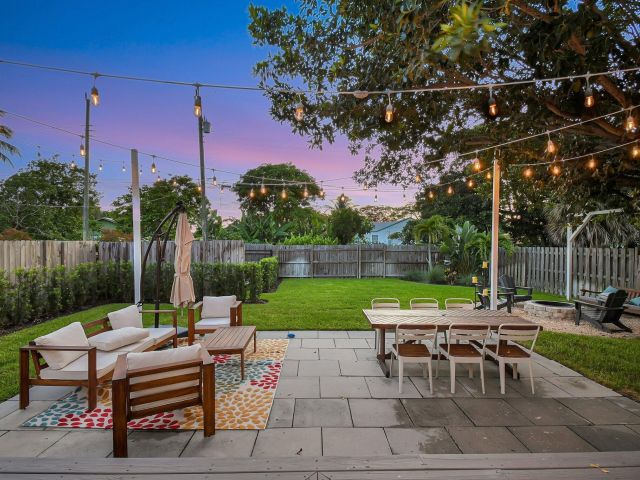 Home for sale at 826 SE 4th Avenue - photo 6214489