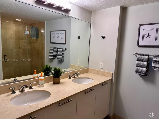 Apartment for rent  Unit #511 - photo 6193931