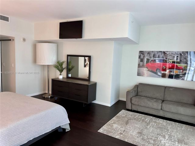 Apartment for rent  Unit #511 - photo 6193935