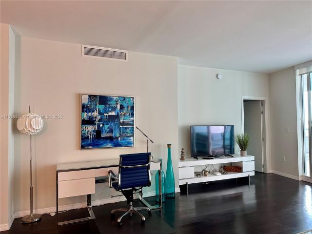 Apartment for rent  Unit #511 - photo 6193937