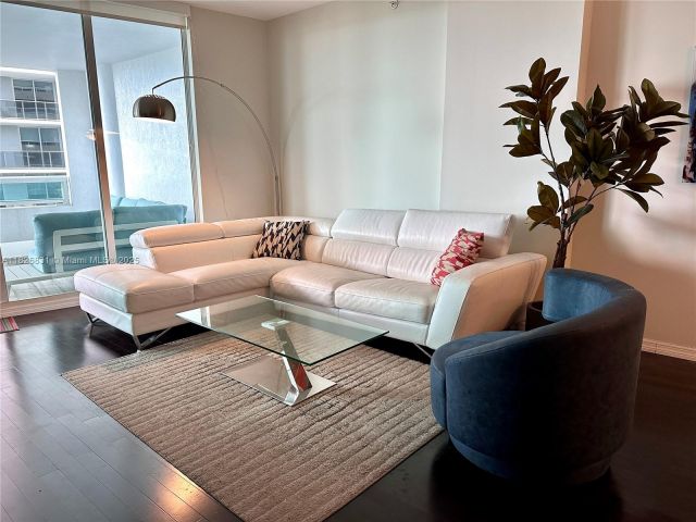 Apartment for rent  Unit #511 - photo 6193940