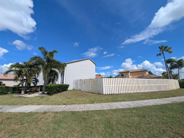 Home for sale at 335 SW 183rd Way - photo 6193536