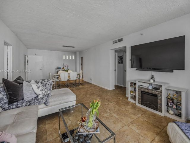 Apartment for sale  Unit #702 - photo 6193883