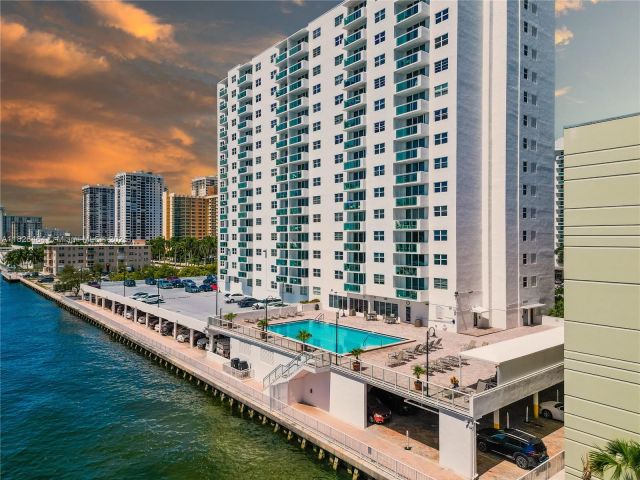 Apartment for sale  Unit #702 - photo 6193889