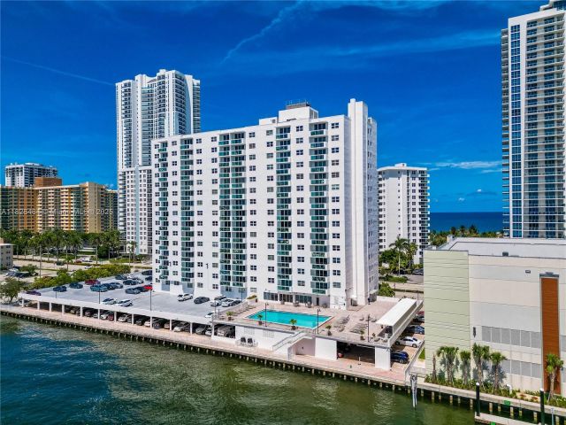 Apartment for sale  Unit #702 - photo 6193890