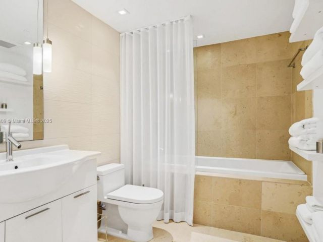 Apartment for sale  Unit #4310 - photo 6196836