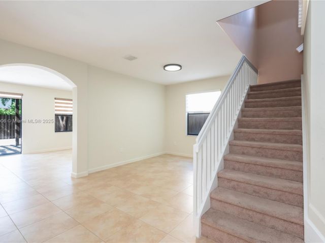 Home for rent at 11510 NW 88th Ln 1 - photo 6195012