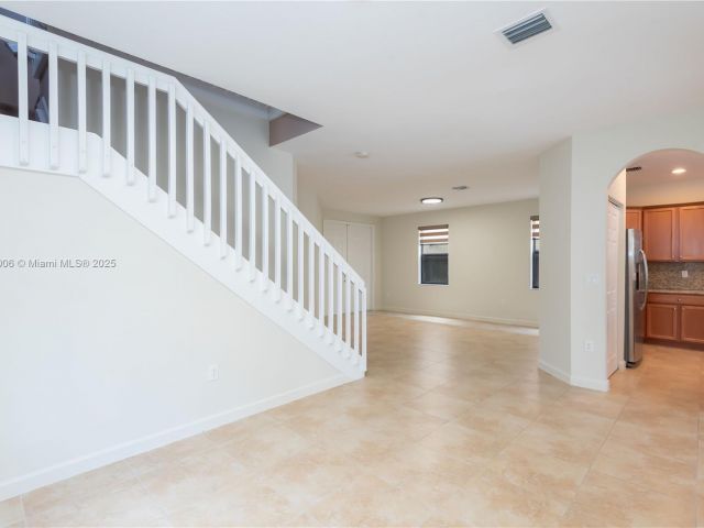 Home for rent at 11510 NW 88th Ln 1 - photo 6195014