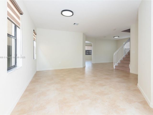 Home for rent at 11510 NW 88th Ln 1 - photo 6195015