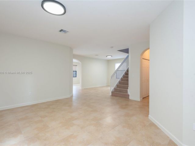 Home for rent at 11510 NW 88th Ln 1 - photo 6195016