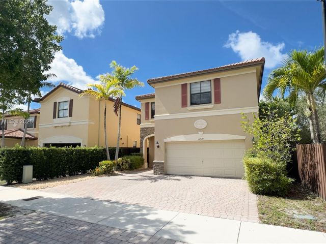 Home for rent at 11510 NW 88th Ln 1 - photo 6195018