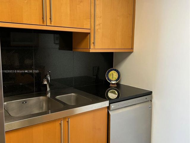 Apartment for rent  Unit #2309 - photo 6199181