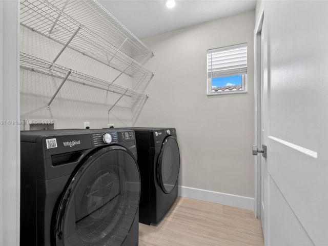 Home for sale at 1617 Washington St - photo 6233595