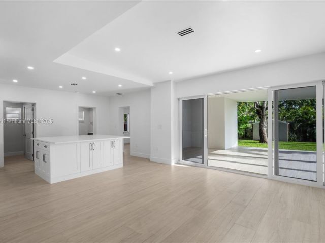 Home for sale at 1617 Washington St - photo 6233597