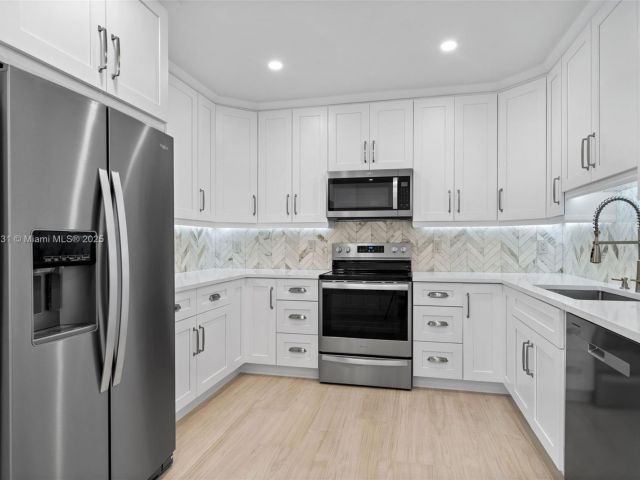 Home for sale at 1617 Washington St - photo 6233601