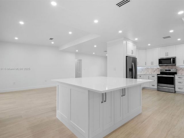 Home for sale at 1617 Washington St - photo 6233603