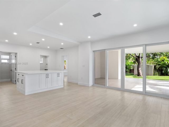 Home for sale at 1617 Washington St - photo 6233605