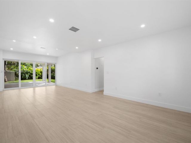 Home for sale at 1617 Washington St - photo 6233607