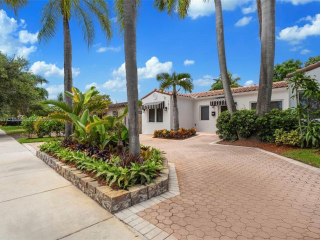 Home for sale at 1617 Washington St - photo 6233608