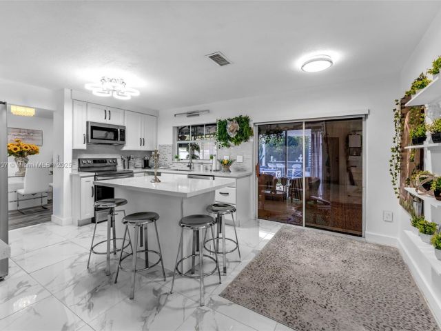 Home for sale at 942 NW 133rd Ct - photo 6197283