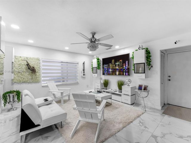 Home for sale at 942 NW 133rd Ct - photo 6197285