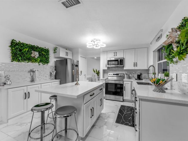 Home for sale at 942 NW 133rd Ct - photo 6197287